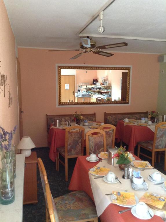 Hotel Zum Stresemann เกิตทิงเงน ภายนอก รูปภาพ